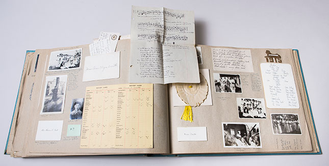 Archives scrapbook