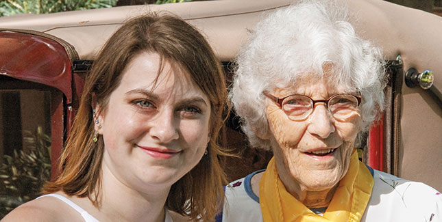 Hannah Galloway ’17 poses with her grandmother, Janet Eddy Ordway ’47