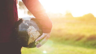 Apply for an Alum Fellowship by December 15